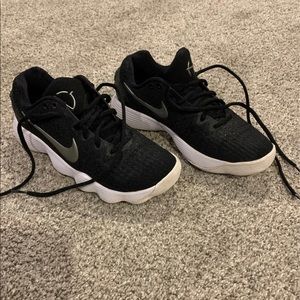 NIKE Womens Hyperdunk sneakers 2017